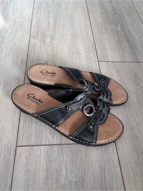 Clarks Bendables Black Leather Ring Detail Slide Sandals Comfort Cushioned